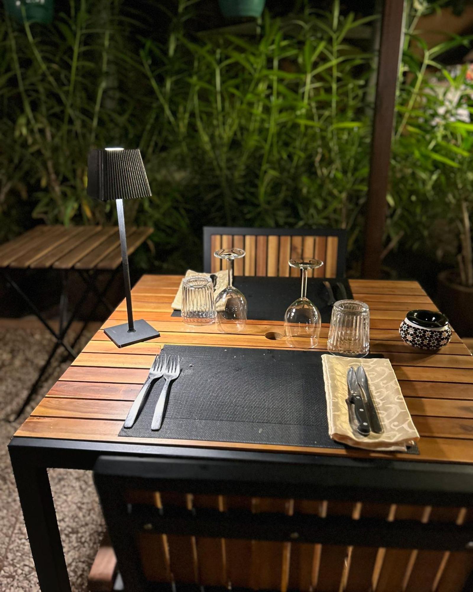 Auberge De Pachoquin Meounes-les-Montrieux 外观 照片
